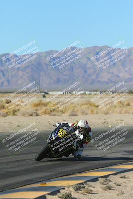 media/Jan-10-2025-CVMA Friday Practice (Fri) [[489e0da257]]/Group 4 and Trackday/Session 2 (Turn 4 Inside)/